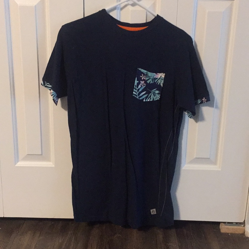 Size small crew Neck Tee